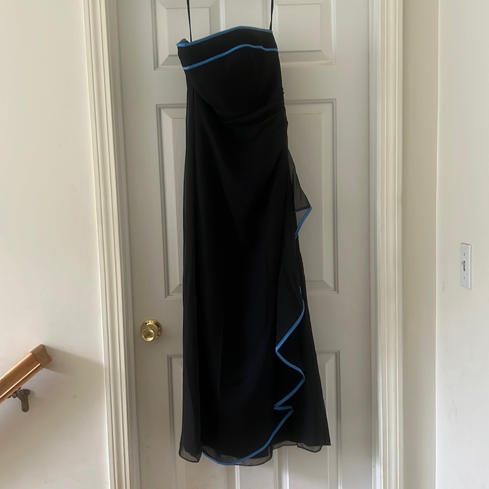 Strapless gown 💙🖤